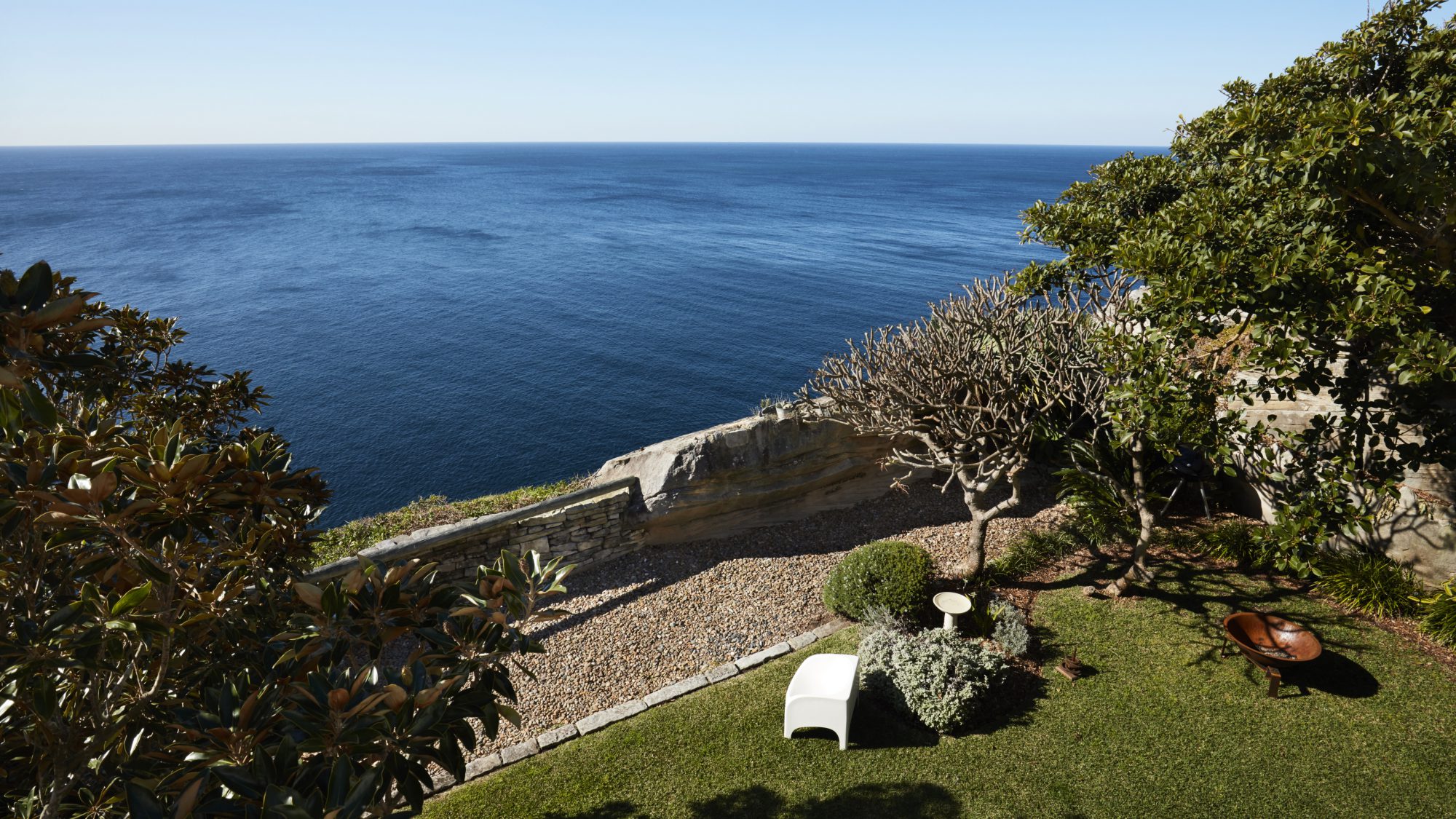 Cliff House teeters on the edge of Sydney’s east | Contemporary Hotels